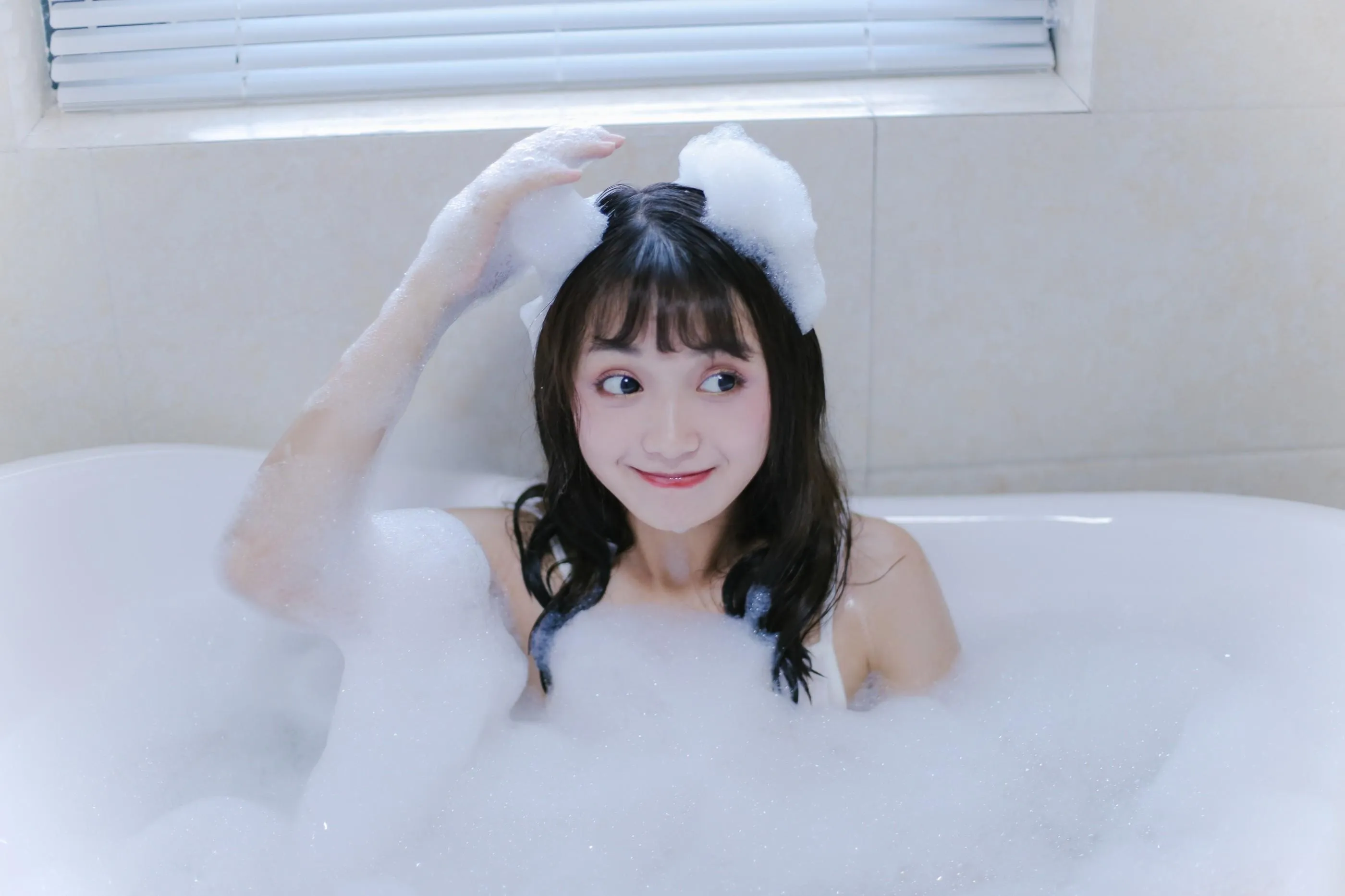 [YITUYU艺图语]2022.08.25 牛奶泡泡浴 一条鱼尾 [27P]插图9